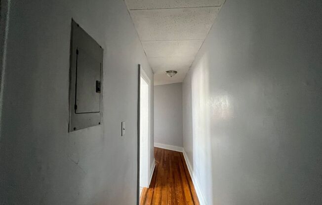 1 bed, 1 bath, $1,600, Unit 20