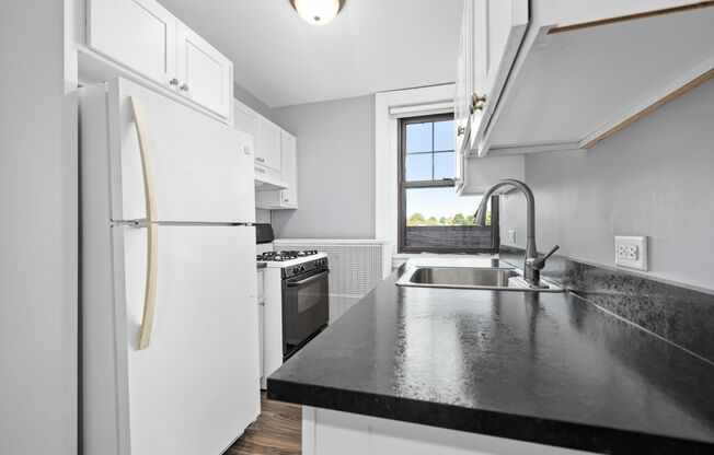 2 beds, 1 bath, 613 sqft, $1,250, Unit GH-07