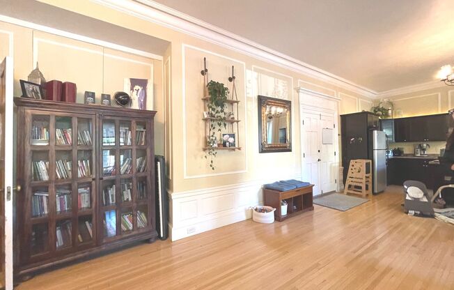 2 beds, 1 bath, $2,145, Unit 101