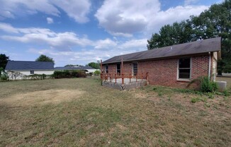 3 beds, 2 baths, $1,500