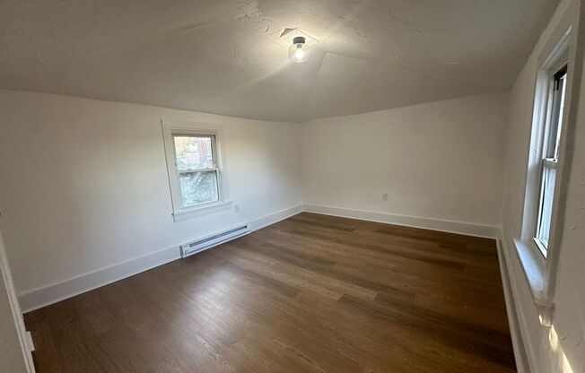 1 bed, 1 bath, $1,400, Unit 2-B