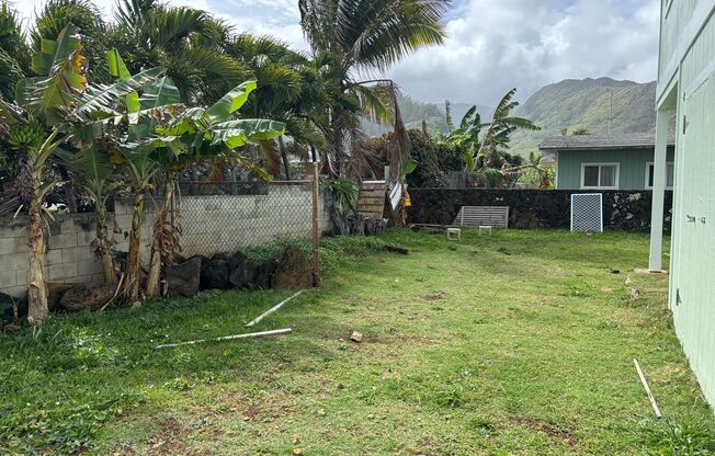 Hau'ula - 1 Bdrm/1 Bath/2 Parking - $2,500