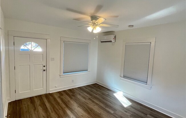 Studio, 1 bath, 400 sqft, $2,300