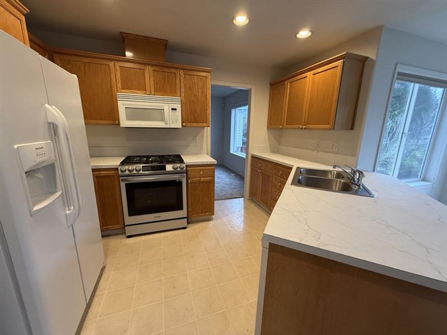 4145 NW 127th Avenue ~ Exceptionally Refreshed Bethany Home!