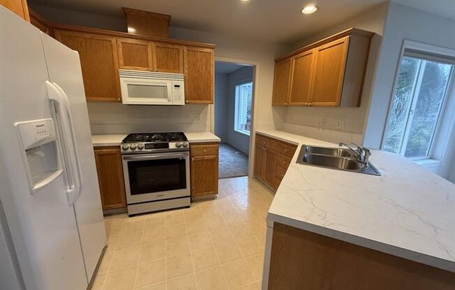 4145 NW 127th Avenue ~ Exceptionally Refreshed Bethany Home!