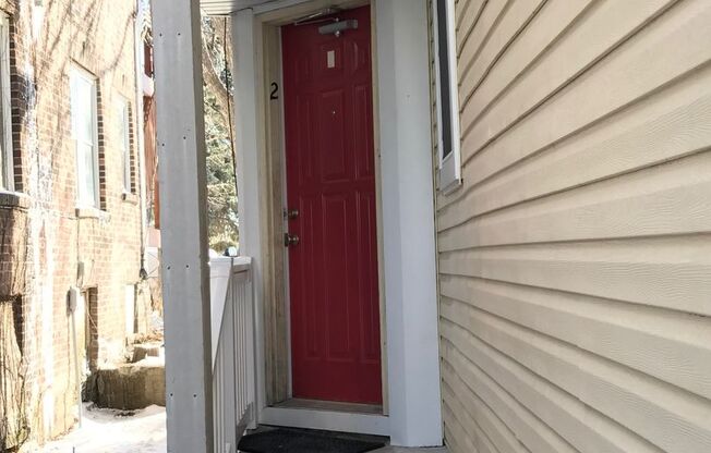 2 beds, 1 bath, $1,550