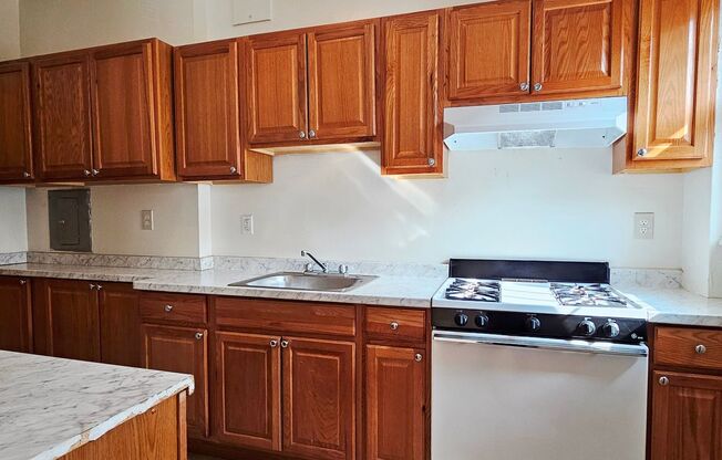 2 beds, 2 baths, 775 sqft, $1,975, Unit 210