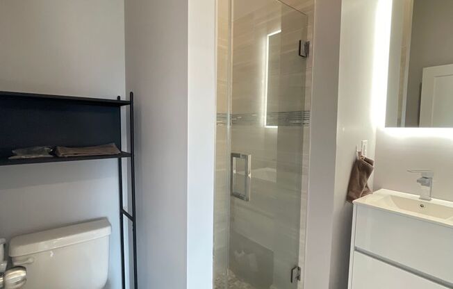 2 beds, 2 baths, $2,095, Unit Apt 40