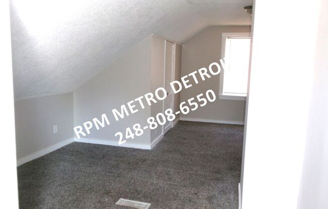 3 beds, 1 bath, $1,250