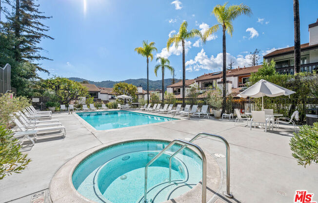 1586 PALISADES DR
