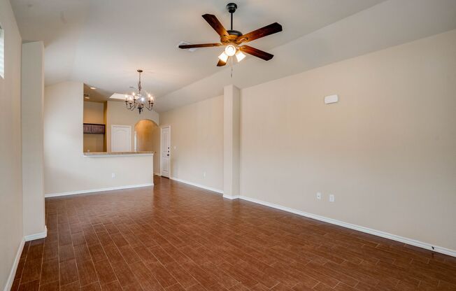 NICE 3 BEDROOM DUPLEX LOCATED IN KYLE, TEXAS!