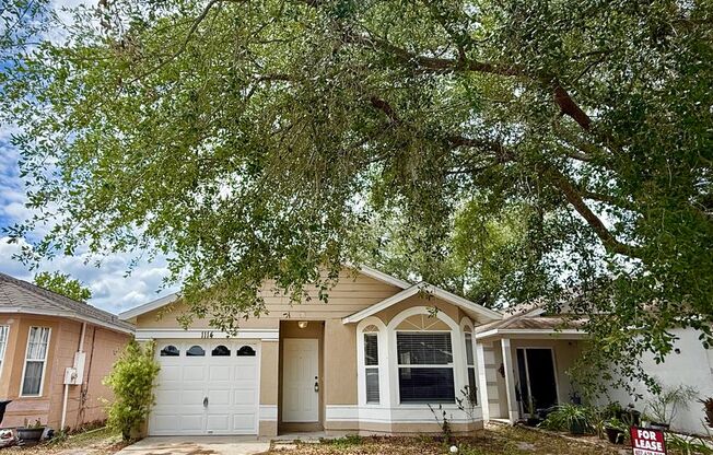 CUTE 3 BED 2 BATH HOME with SINGLE GARAGE IN SOUTHEAST ORLANDO