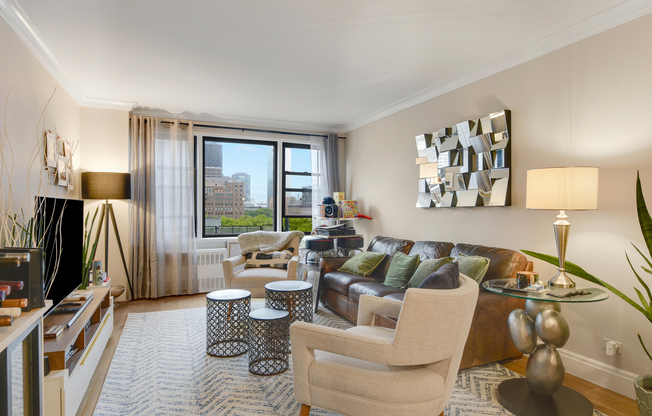 1 bed, 1 bath, 725 sqft, $4,500, Unit 10B