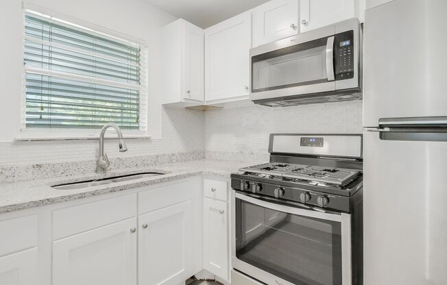 1 bed, 1 bath, 694 sqft, $1,000, Unit 126