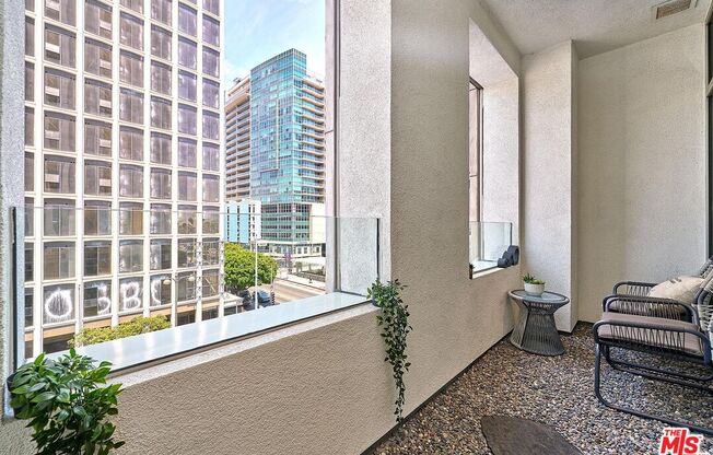 2 beds, 2 baths, 1,010 sqft, $3,050, Unit 404