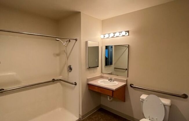 1 bed, 1 bath, 400 sqft, $1,215, Unit 44