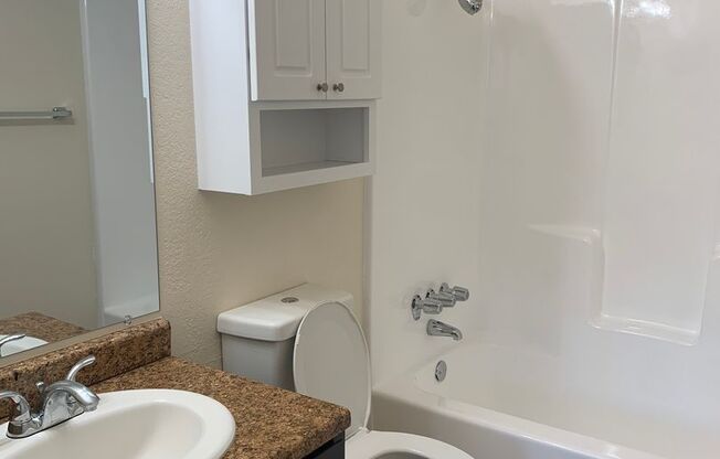 1 bed, 1 bath, 620 sqft, $1,350, Unit 3200 E