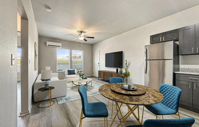 2 beds, 1 bath, 912 sqft, $1,350, Unit 1-108