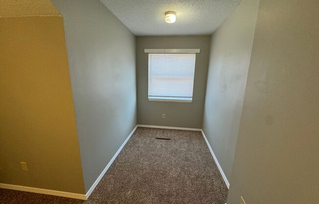 2 beds, 2 baths, $995, Unit UNIT E