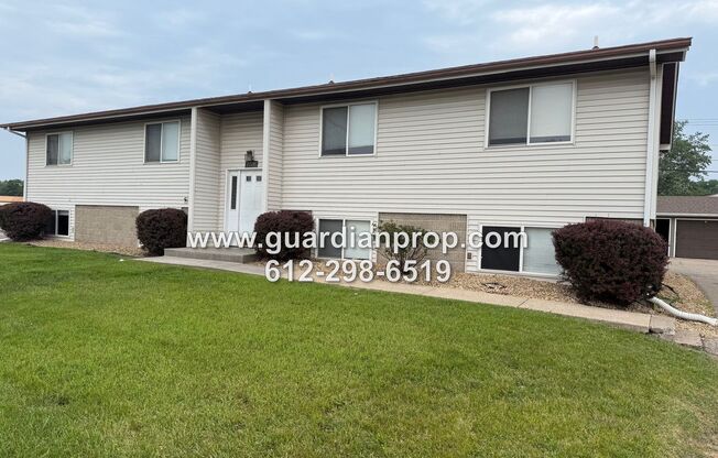 2269 11th Ave E, North St. Paul, MN 55109