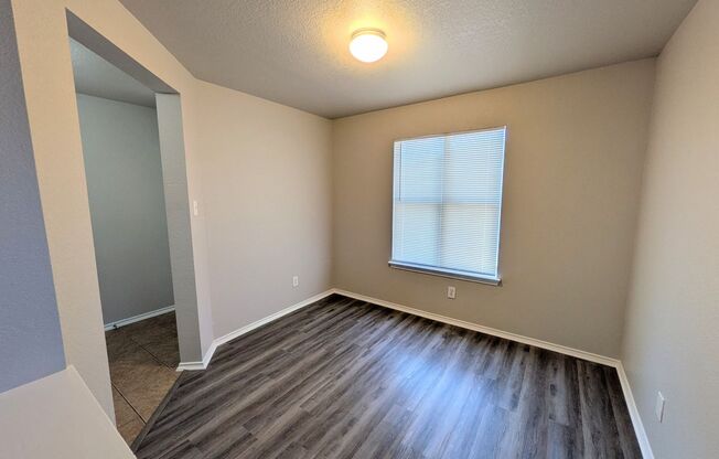 Very Nice 4 Bedroom Home In Convenient Northwest Location!