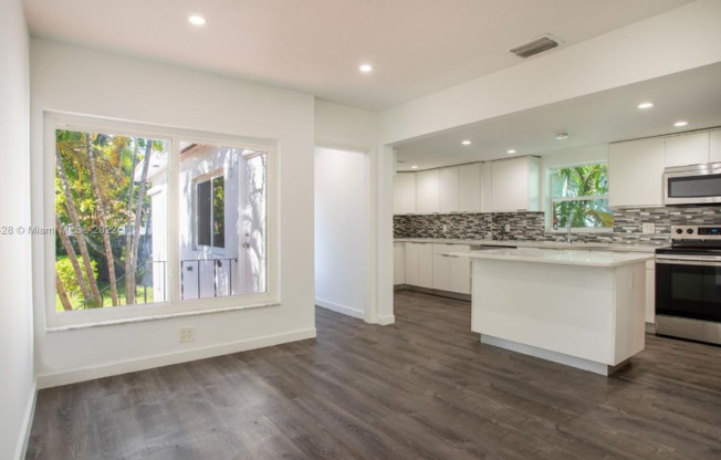 2520 SW 22 TER