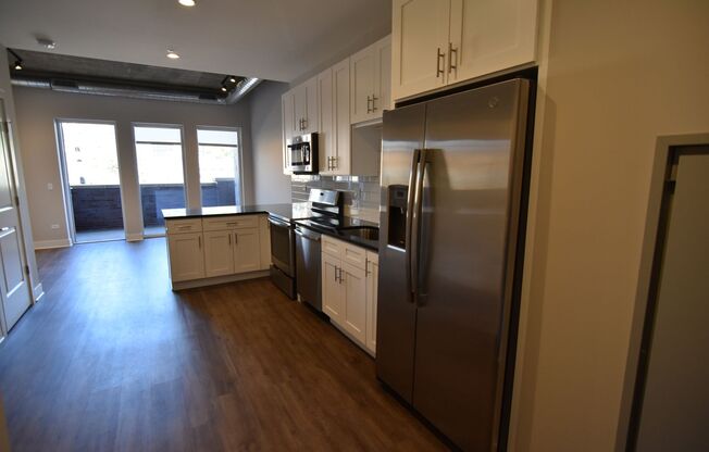 1 bed, 1 bath, 642 sqft, $2,850, Unit 3833-316