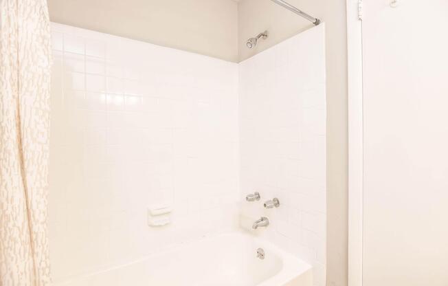 3 beds, 2 baths, 1,175 sqft, $2,219