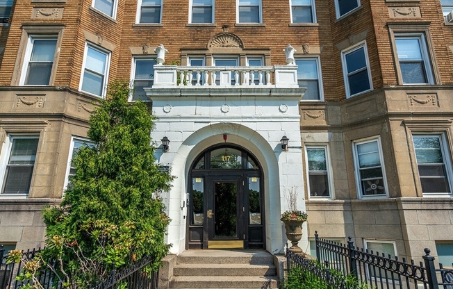 1 bed, 1 bath, 445 sqft, $3,050, Unit 05