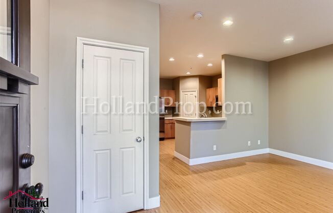 Modern 2-Bedroom Home with Attached Garage in Hillsboro!