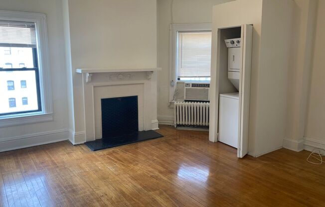 2 beds, 1 bath, 764 sqft, $1,549, Unit 1301-61