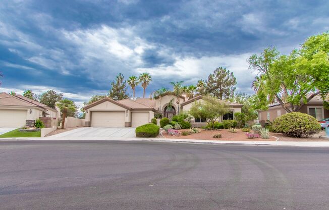 GORGEOUS MOVE IN READY SINGLE-STORY 4-BEDROOM HOME!