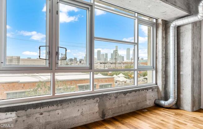 1 bed, 1 bath, 950 sqft, $3,600, Unit 325