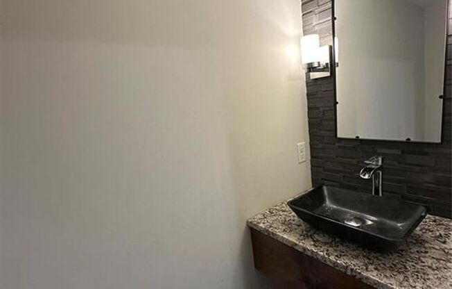 2 beds, 2.5 baths, $1,895, Unit UNIT # 3