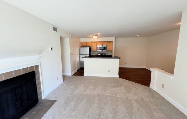 1 bed, 1 bath, 779 sqft, $1,600, Unit 902 #2E