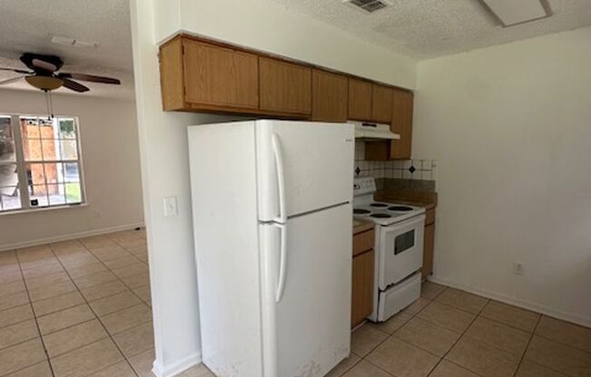 3 beds, 2 baths, $1,400