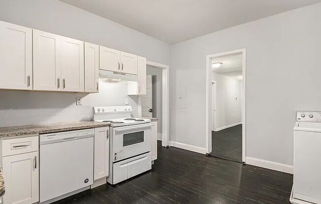 3 beds, 2 baths, $1,900