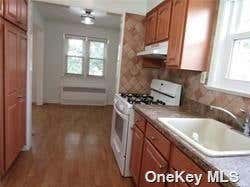 2 beds, 1 bath, $2,400, Unit 3