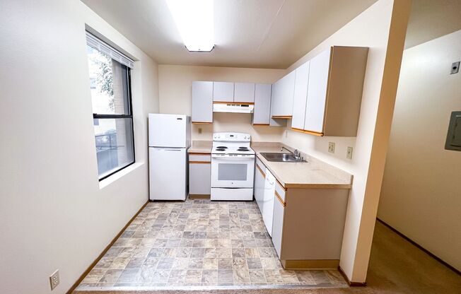 1 bed, 1 bath, 586 sqft, $1,495, Unit 216