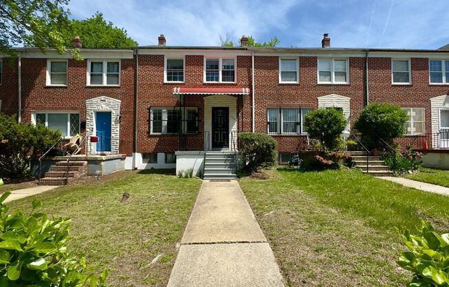 Inviting 3 Bedroom Townhome just off Perring Pkwy in Baltimore!