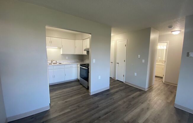 1 bed, 1 bath, $725, Unit 1600 Linden Street #4