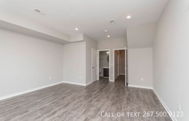 1730 Ridge Ave Unit 2R