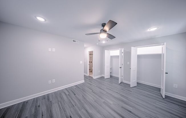 3 beds, 2 baths, 1,300 sqft, $2,300