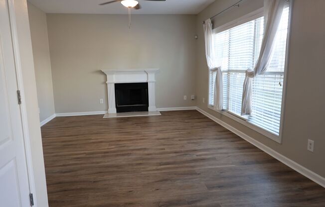 Single Family Home-Ready to Move in!