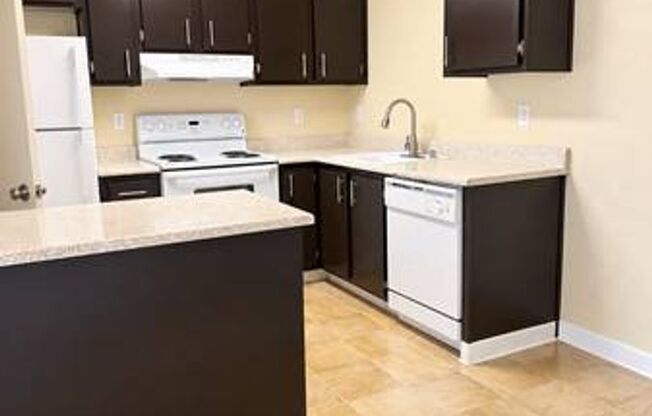 2 beds, 1 bath, 850 sqft, $1,695, Unit 233