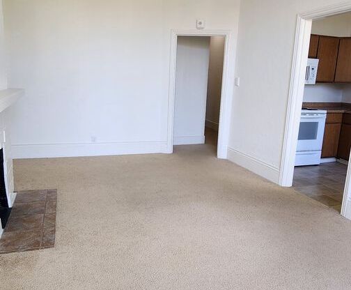 1 bed, 1 bath, 750 sqft, $2,995, Unit 05