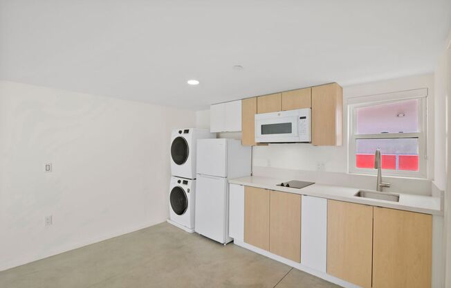 1 bed, 1 bath, 648 sqft, $2,195, Unit 3042