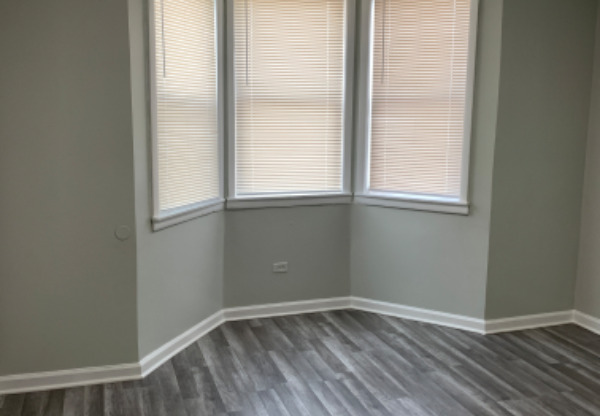 1419 W 51 ST