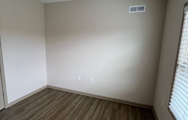 2 beds, 2 baths, 929 sqft, $1,025, Unit 1720-B07