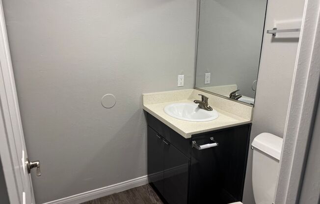 2 beds, 1.5 baths, 866 sqft, $2,695, Unit 801M5